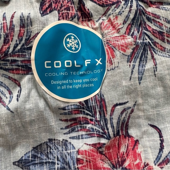 NWT Izod Salt Water Set of 2 Relaxed Button up shirts Medium  Dockside Chambray - Picture 3 of 12